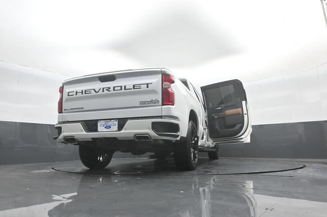 Used 2020 Chevrolet Silverado 1500 High Country w/ Technology Package AWD/4WD image 47