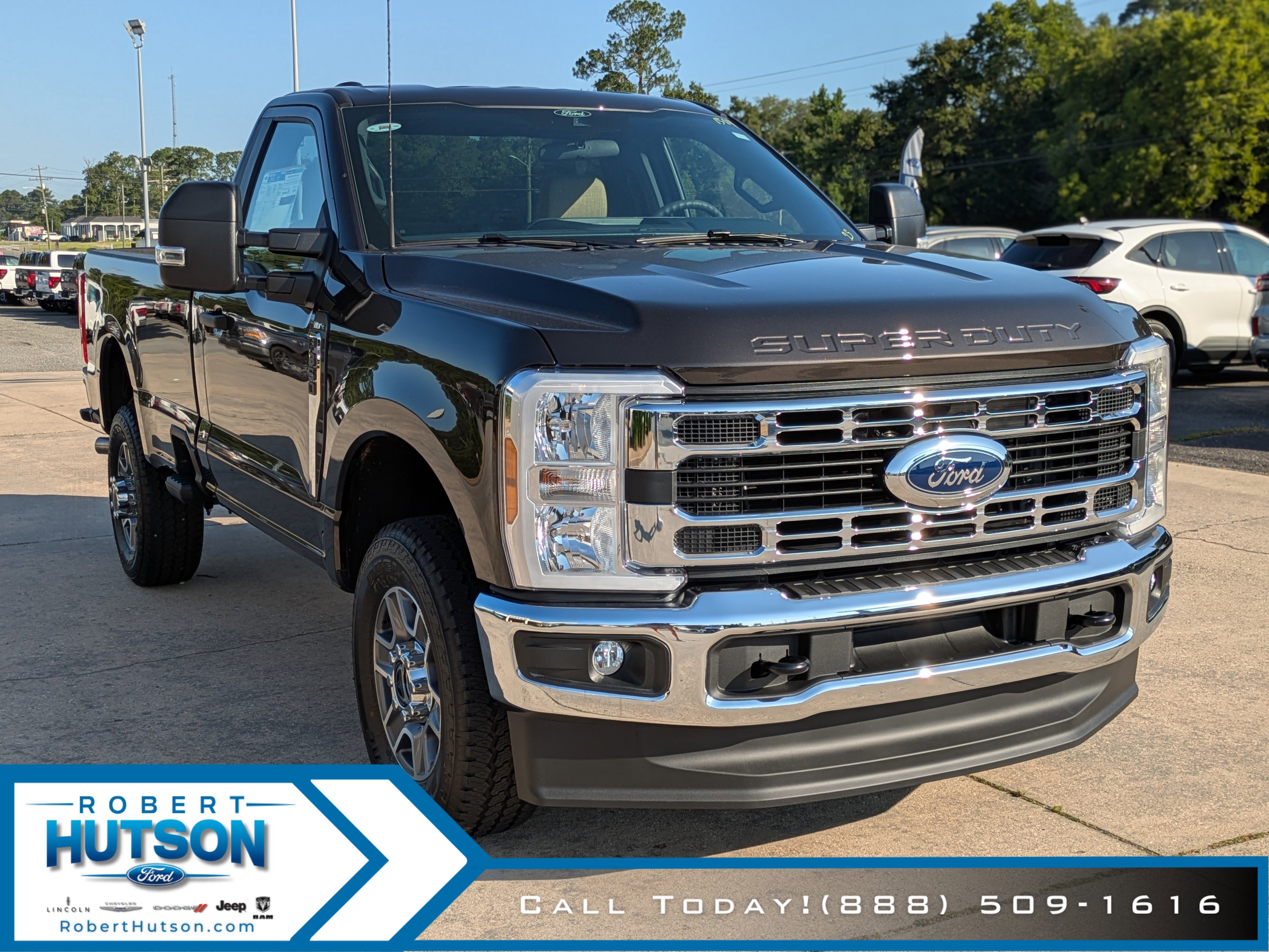 New 2025 Ford F350 XLT w/ FX4 Off-Road Package image 4