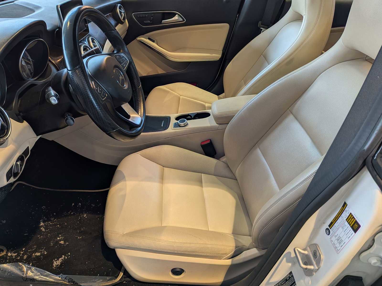 Used 2015 Mercedes-Benz CLA 250 image 13