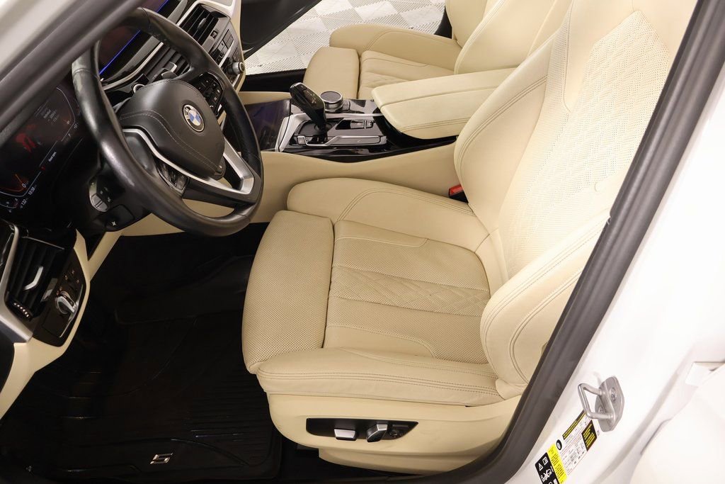 Used 2023 BMW 530i xDrive w/ Convenience Package image 13