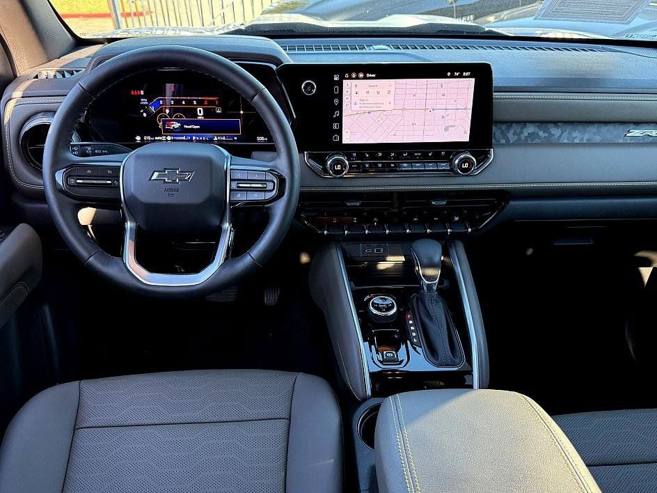 Used 2025 Chevrolet Colorado ZR2 w/ Midnight Edition image 27