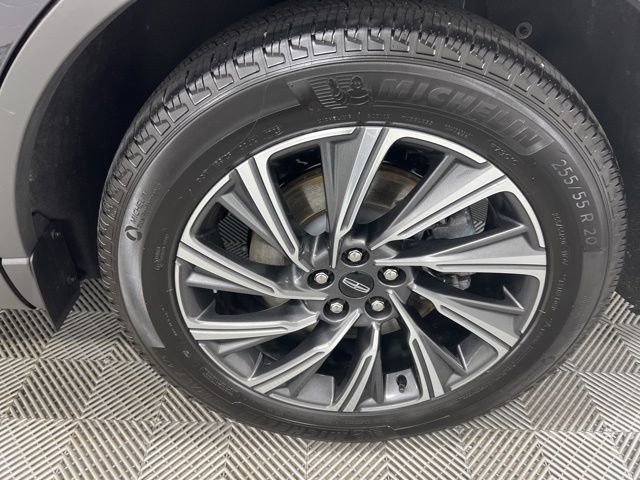 Used 2025 Lincoln Aviator AWD image 10