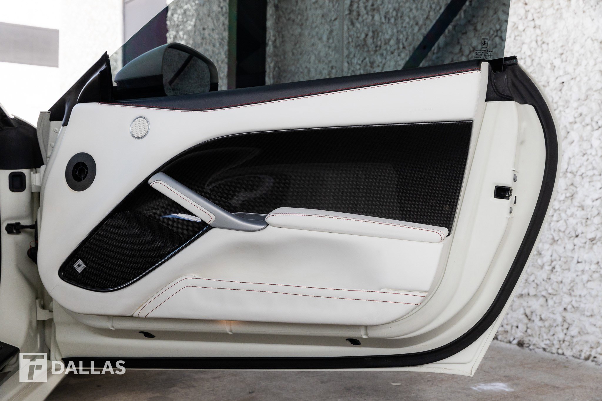 Used 2014 Ferrari F12 Berlinetta image 39