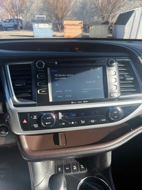 Used 2016 Toyota Highlander XLE image 25