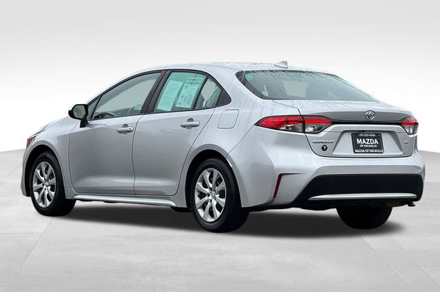 Used 2021 Toyota Corolla LE image 6