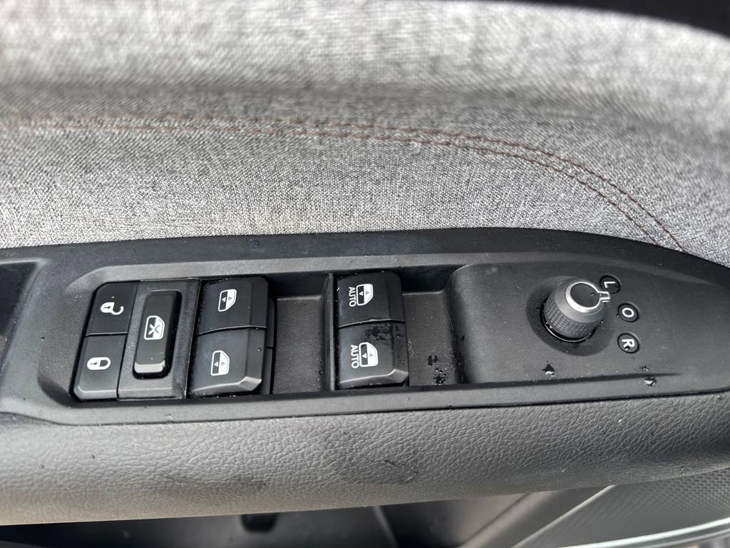 Used 2024 Jeep Compass Latitude image 19