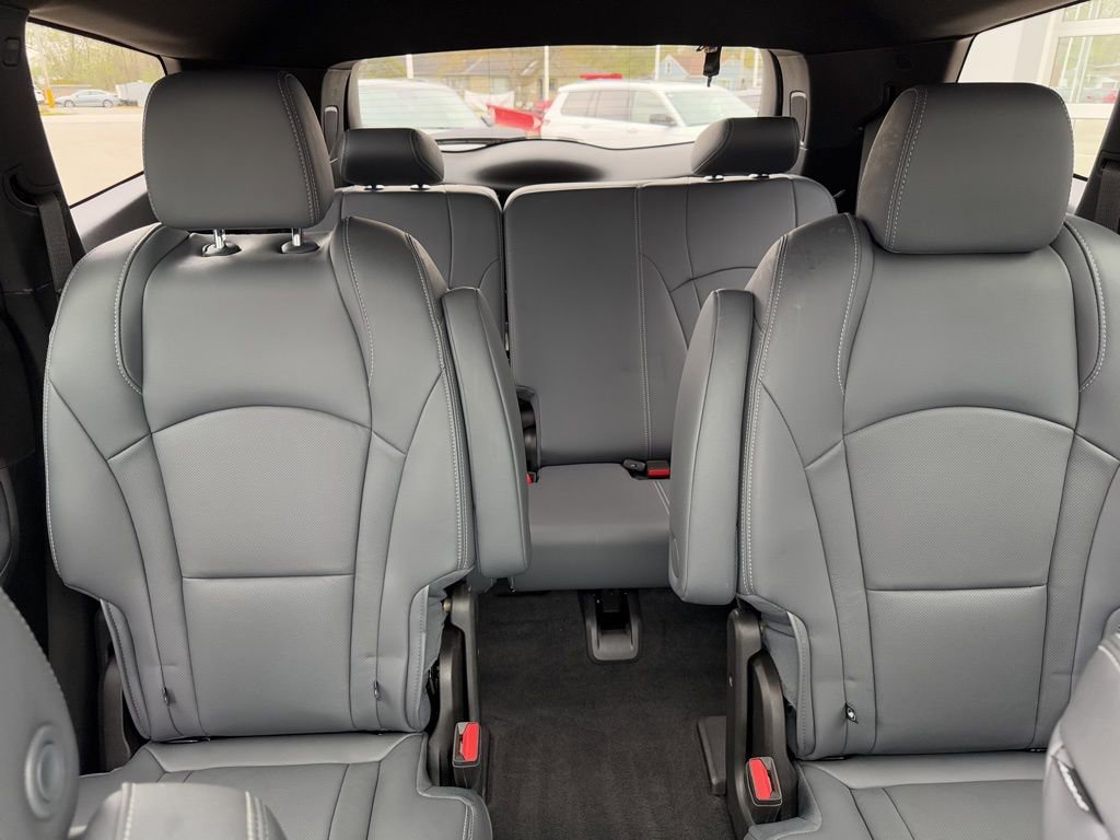 Used 2022 Buick Enclave Essence w/ Experience Buick Package image 35