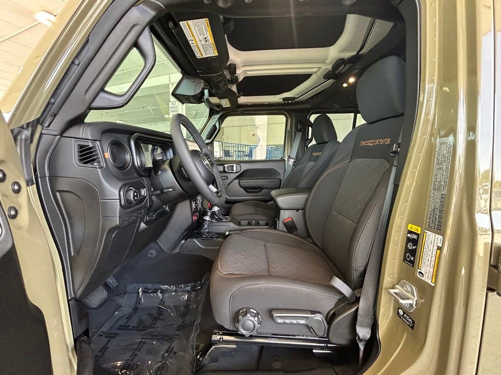 Used 2025 Jeep Gladiator Mojave w/ Safety Group AWD/4WD image 10
