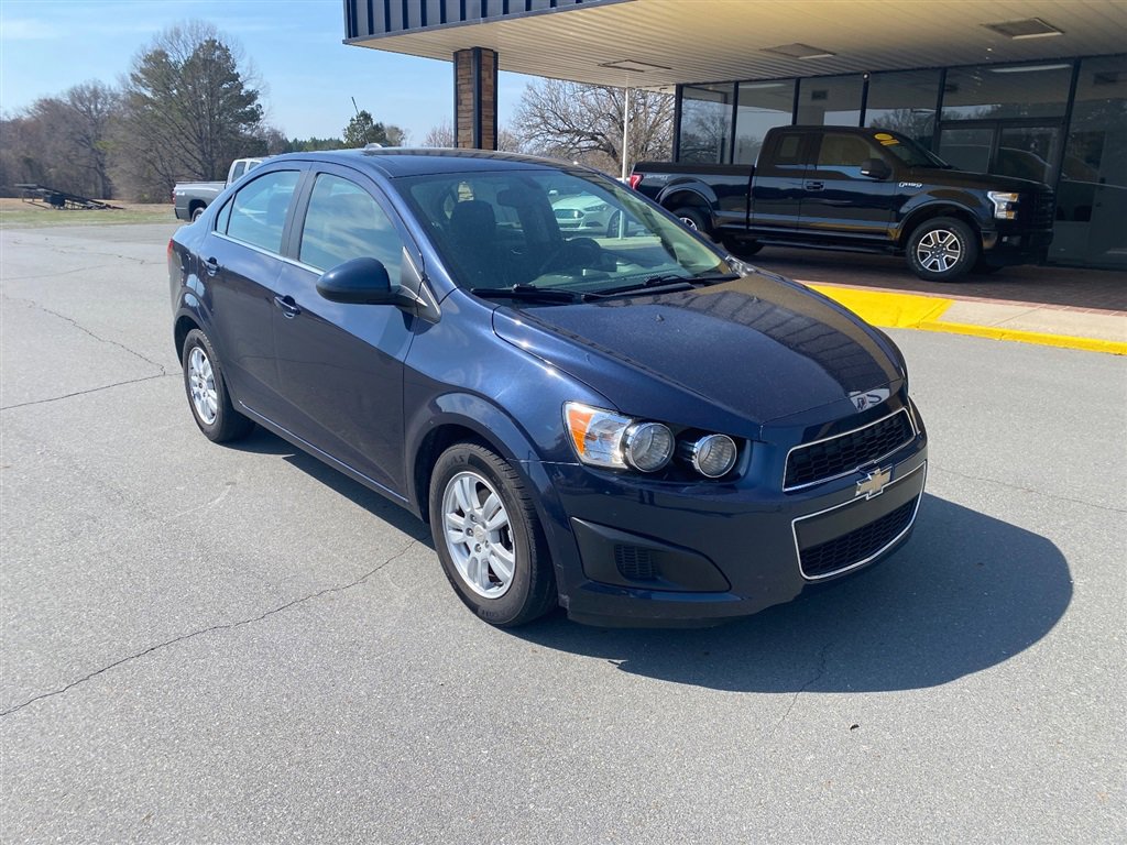 Used 2016 Chevrolet Sonic LT FWD image 1
