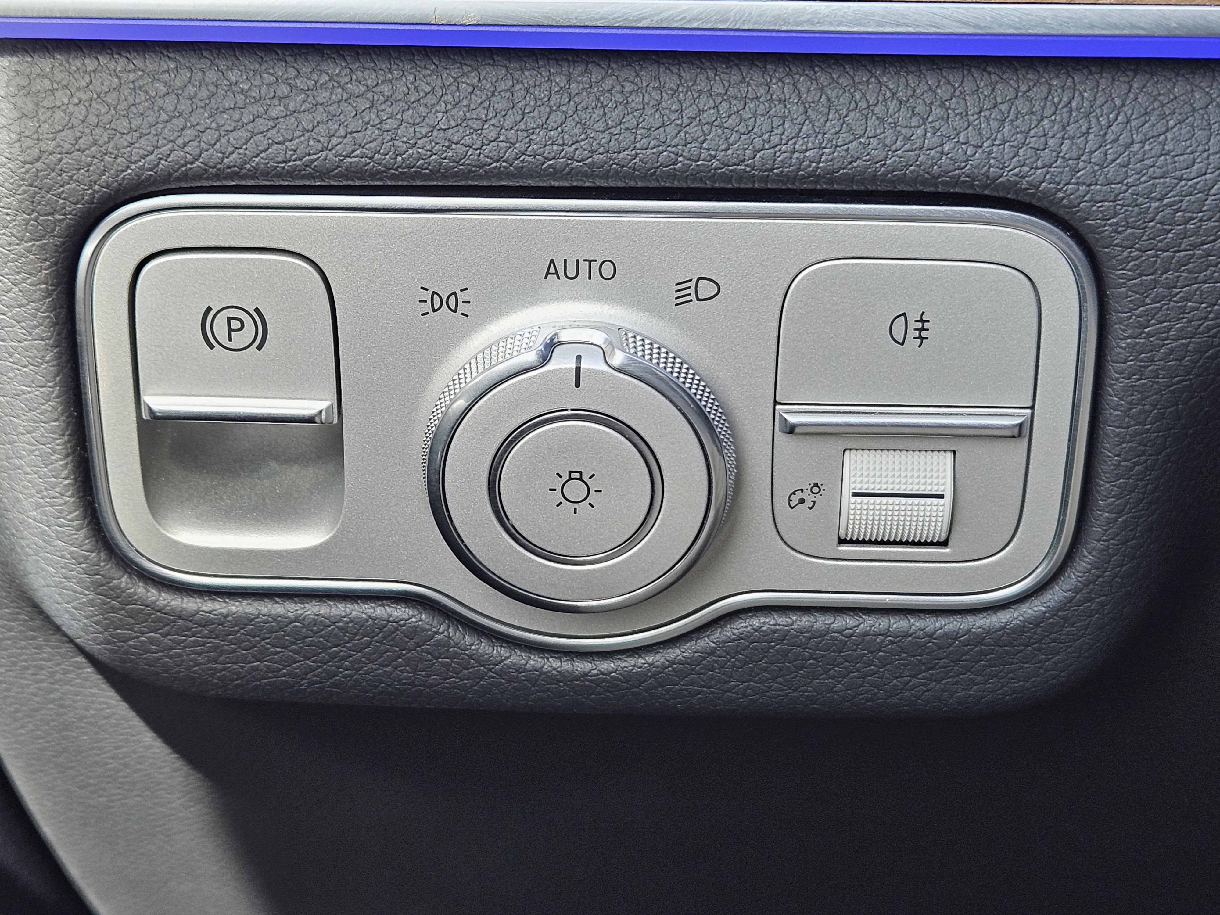 Certified 2025 Mercedes-Benz GLE 350 4MATIC image 21