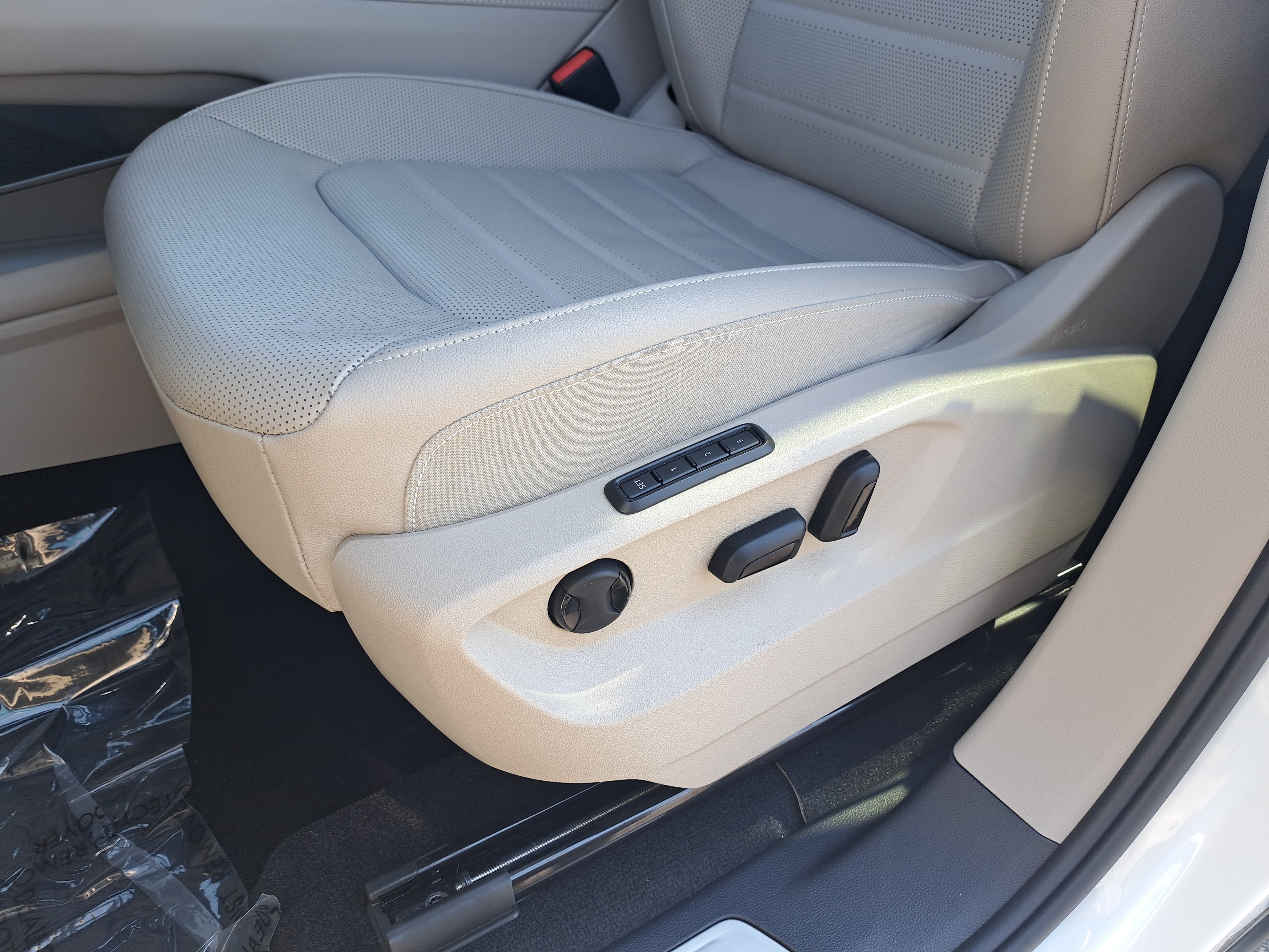 Certified 2026 Volkswagen Atlas SEL AWD/4WD image 31