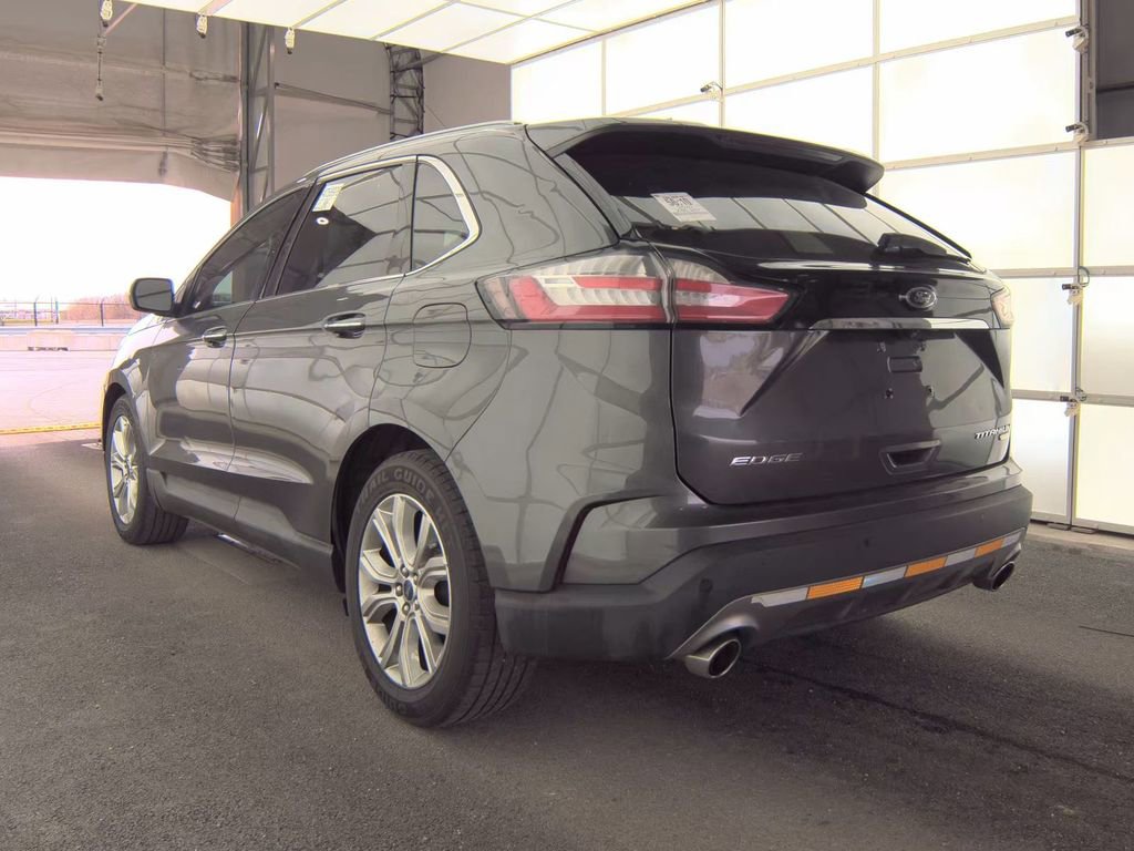 Used 2020 Ford Edge Titanium FWD image 4