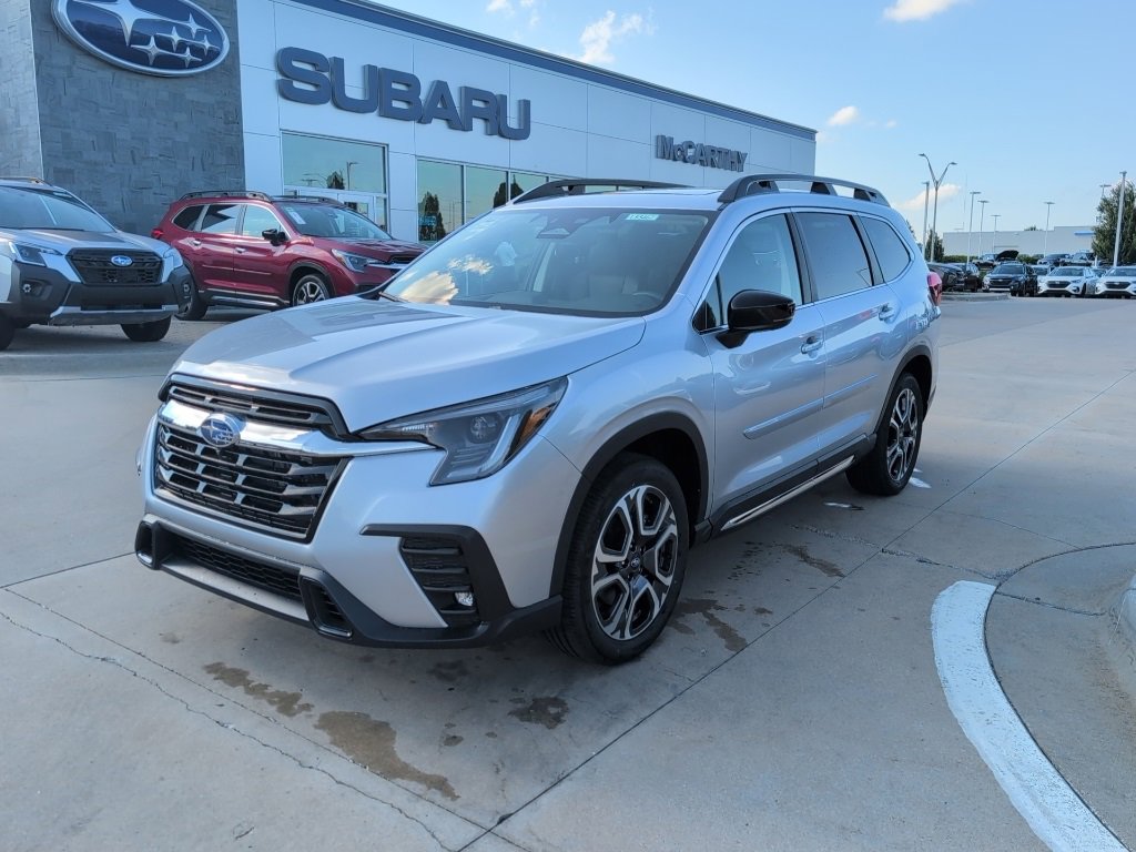New 2025 Subaru Ascent Limited image 2
