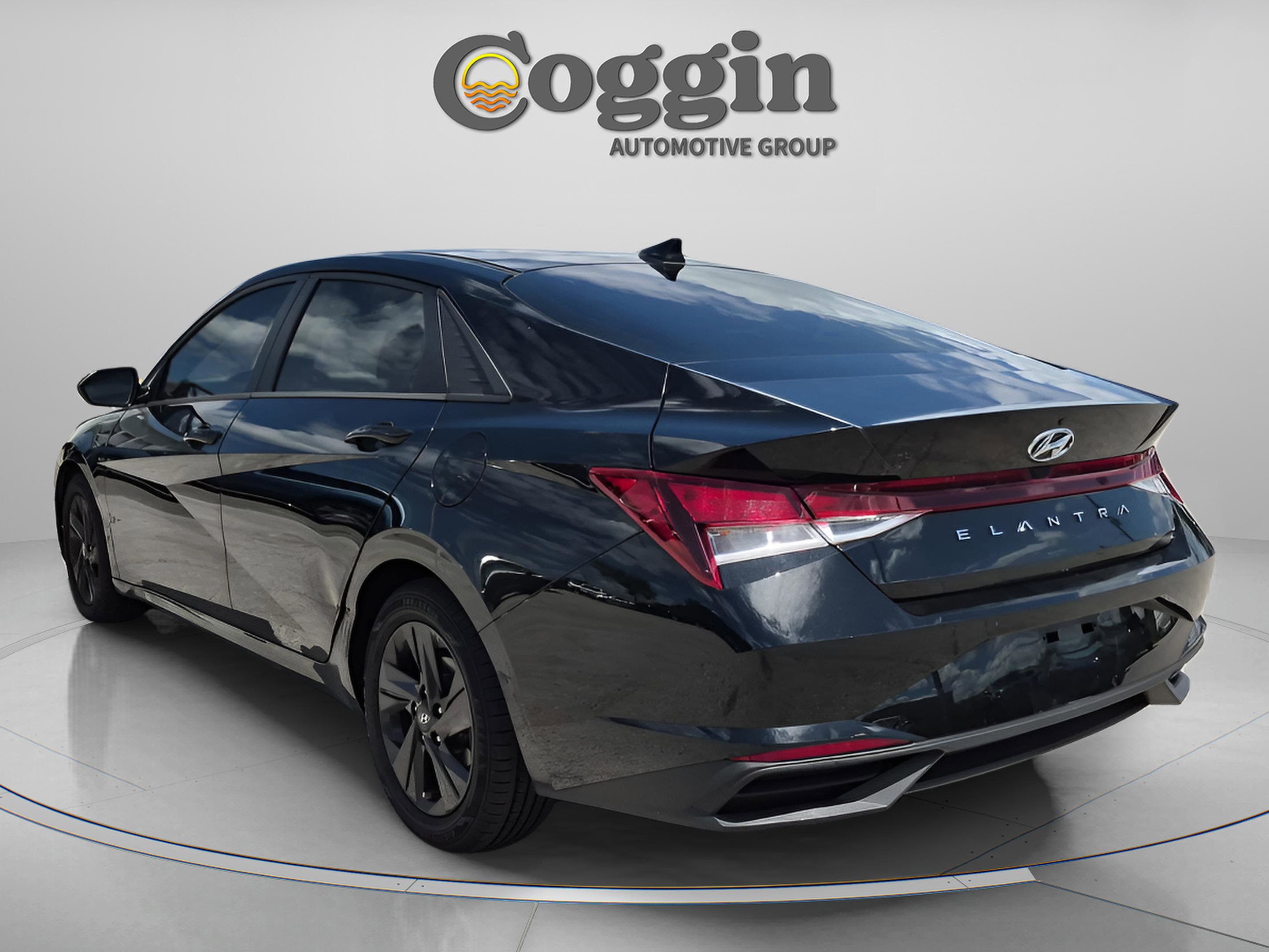 Used 2021 Hyundai Elantra SEL FWD image 4