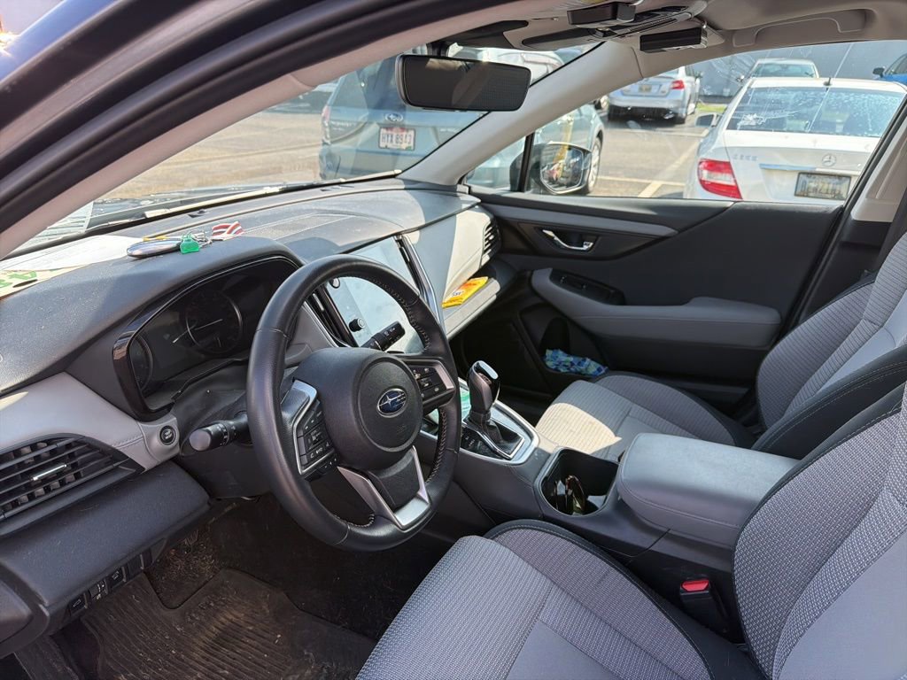 Used 2025 Subaru Outback Premium w/ Popular Package #1A image 2