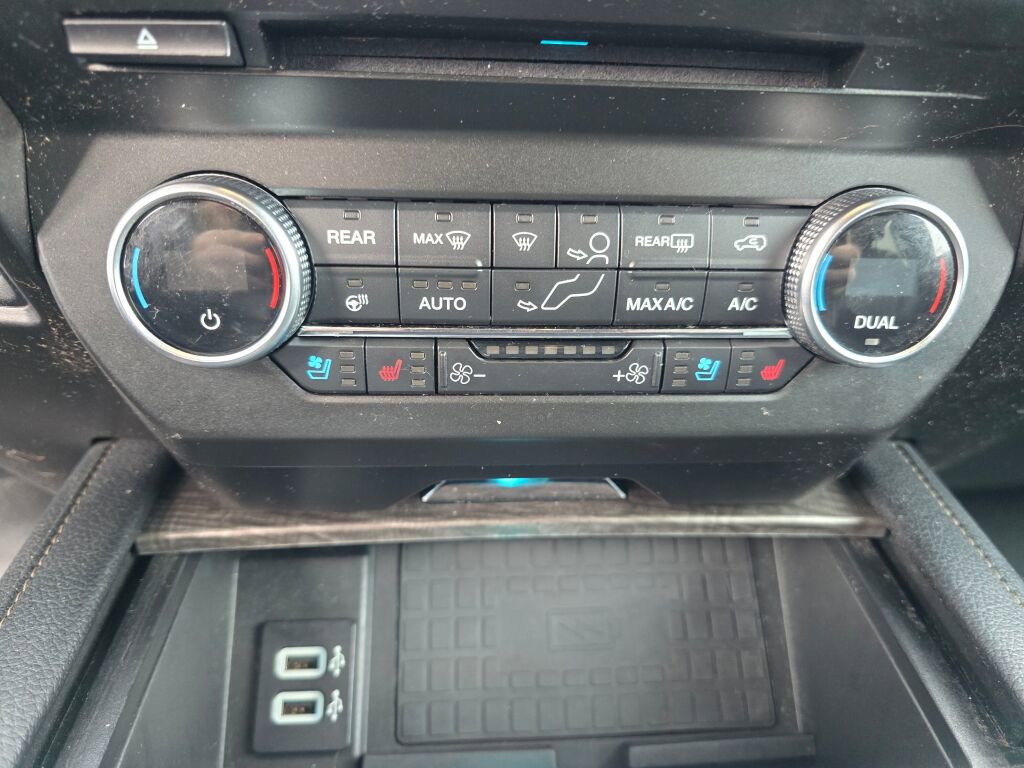 Used 2018 Ford Expedition Limited image 27