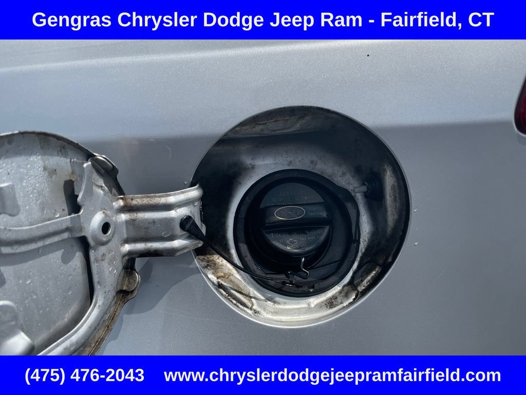 Used 2015 Toyota RAV4 Limited AWD/4WD image 34