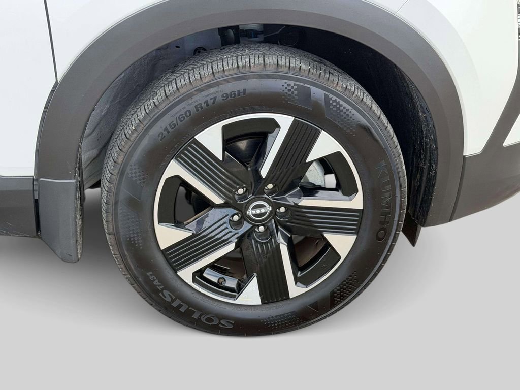 Certified 2025 Nissan Kicks SV AWD/4WD image 9