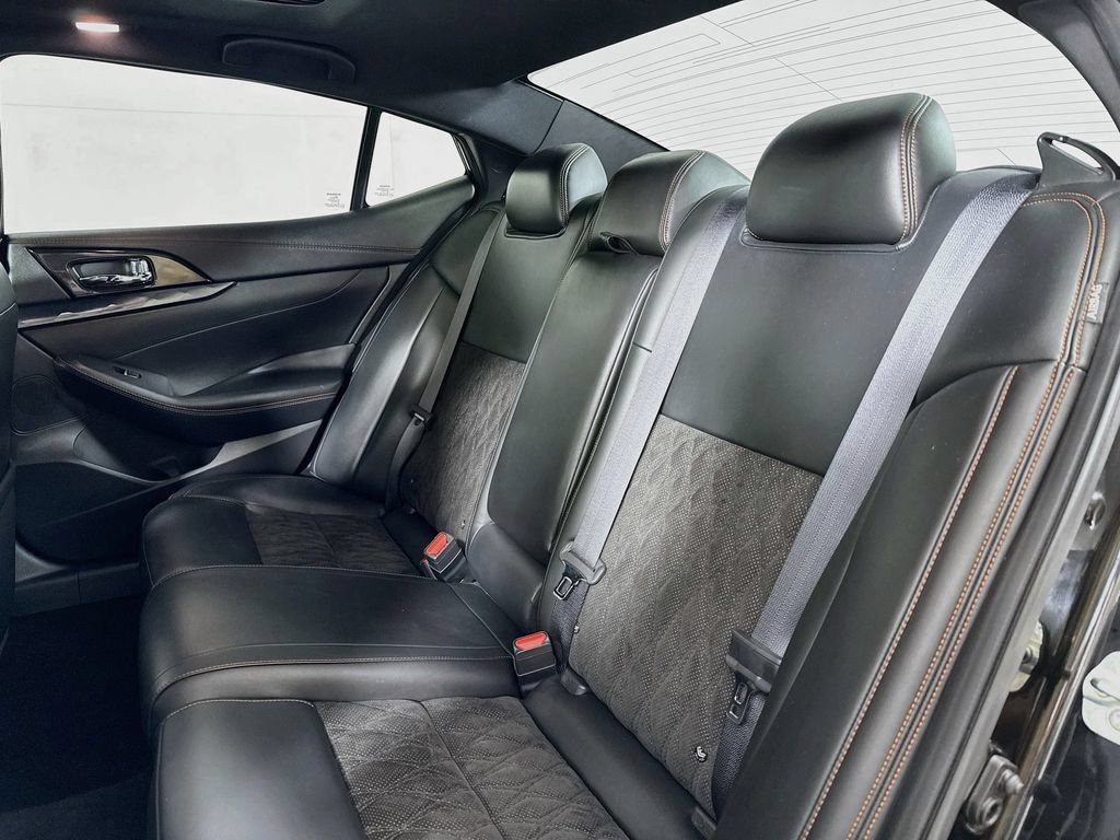Used 2019 Nissan Maxima SR w/ Premium Package FWD image 32