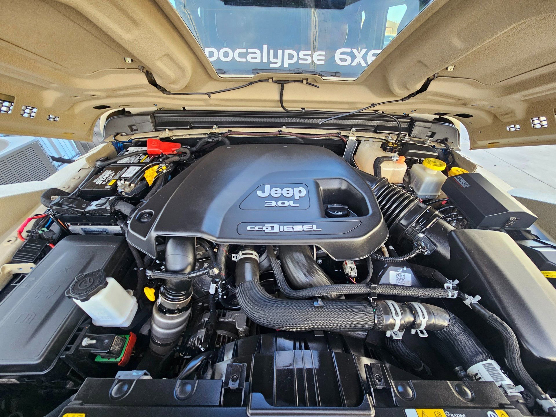 Used 2023 Jeep Gladiator Sport AWD/4WD image 5