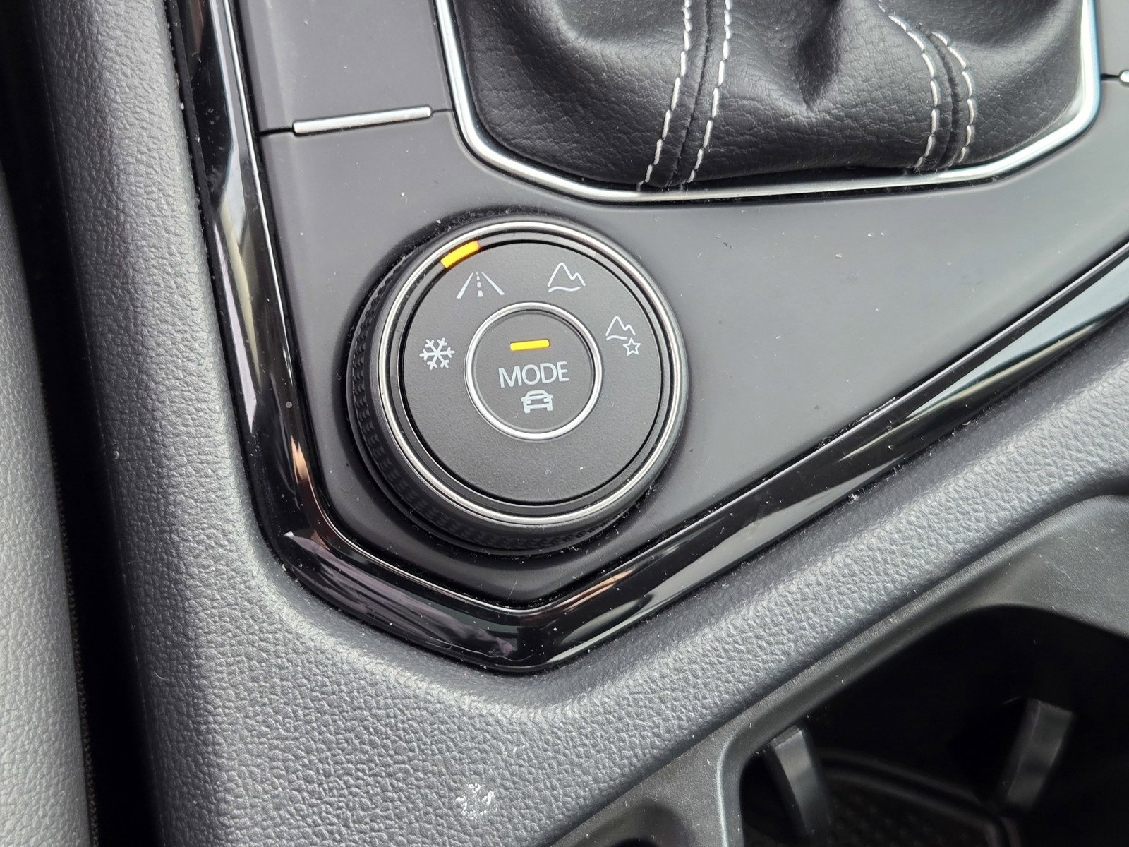 Used 2022 Volkswagen Taos SEL image 22