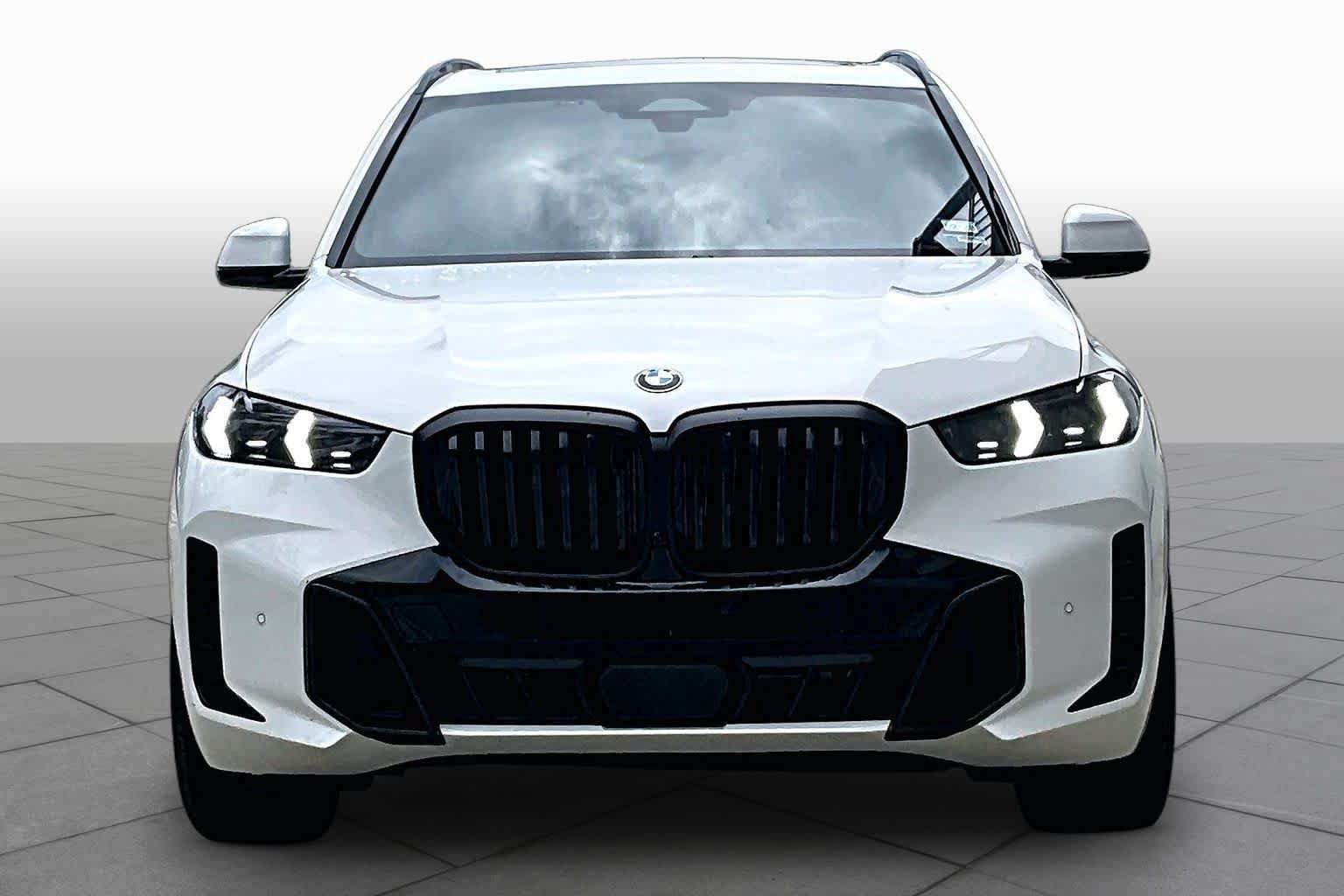 Used 2026 BMW X5 sDrive40i w/ M Sport Package RWD image 3