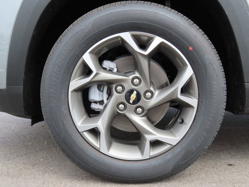 New 2026 Chevrolet Trax LT w/ Driver Confidence Package image 13