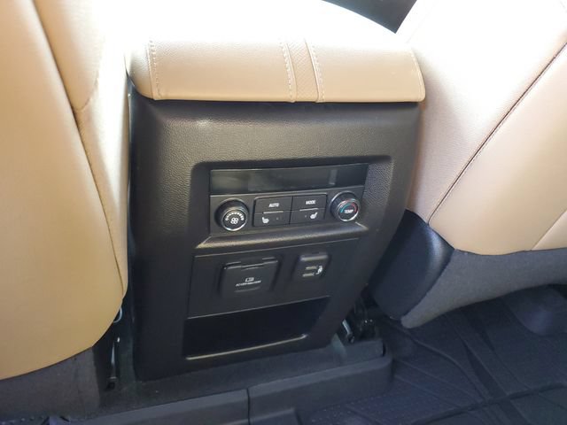 Used 2022 Chevrolet Traverse Premier FWD image 15