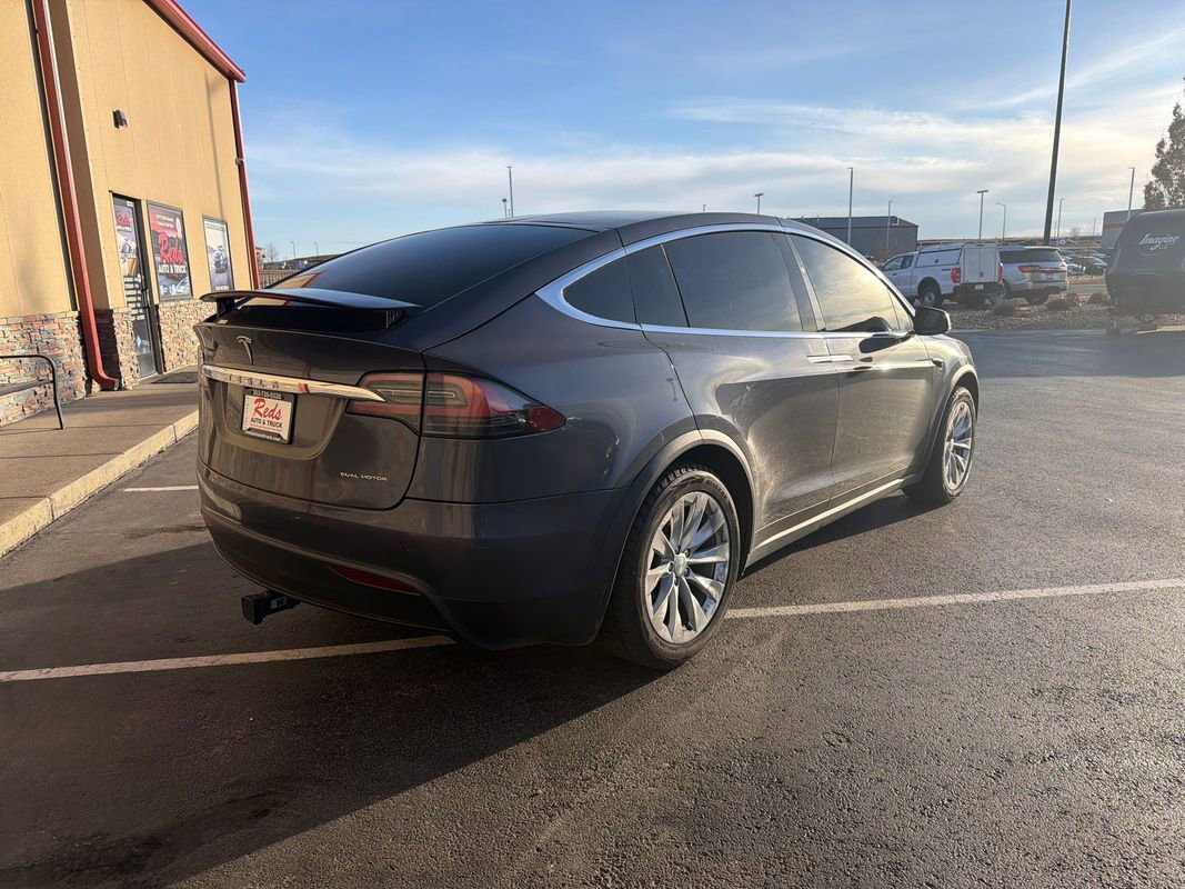 Used 2020 Tesla Model X image 25