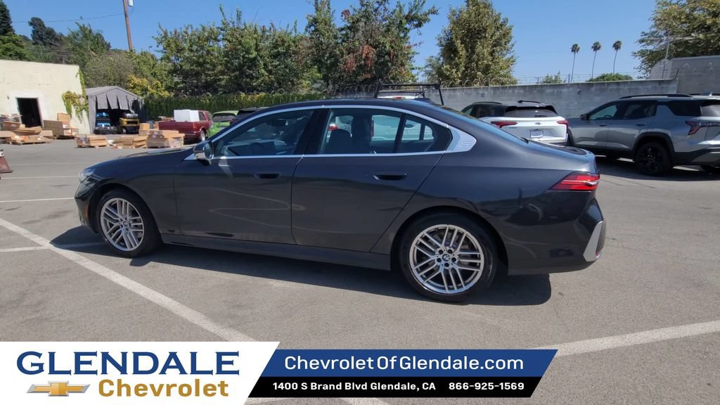 Used 2024 BMW 530i RWD image 6