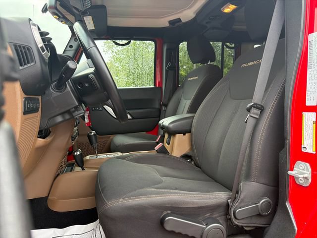 Used 2017 Jeep Wrangler Unlimited Rubicon w/ Connectivity Group AWD/4WD image 10