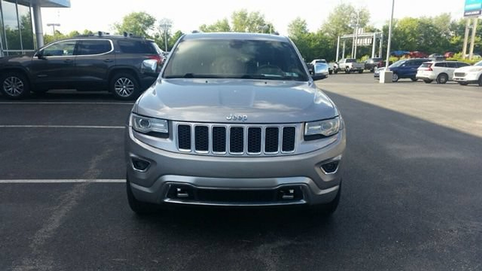 Used 2014 Jeep Grand Cherokee Overland AWD/4WD image 4