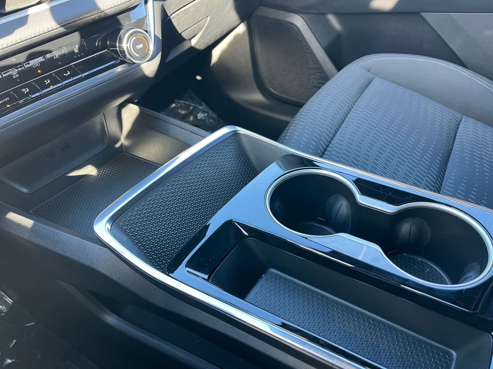 Used 2025 Chevrolet Equinox LT image 40