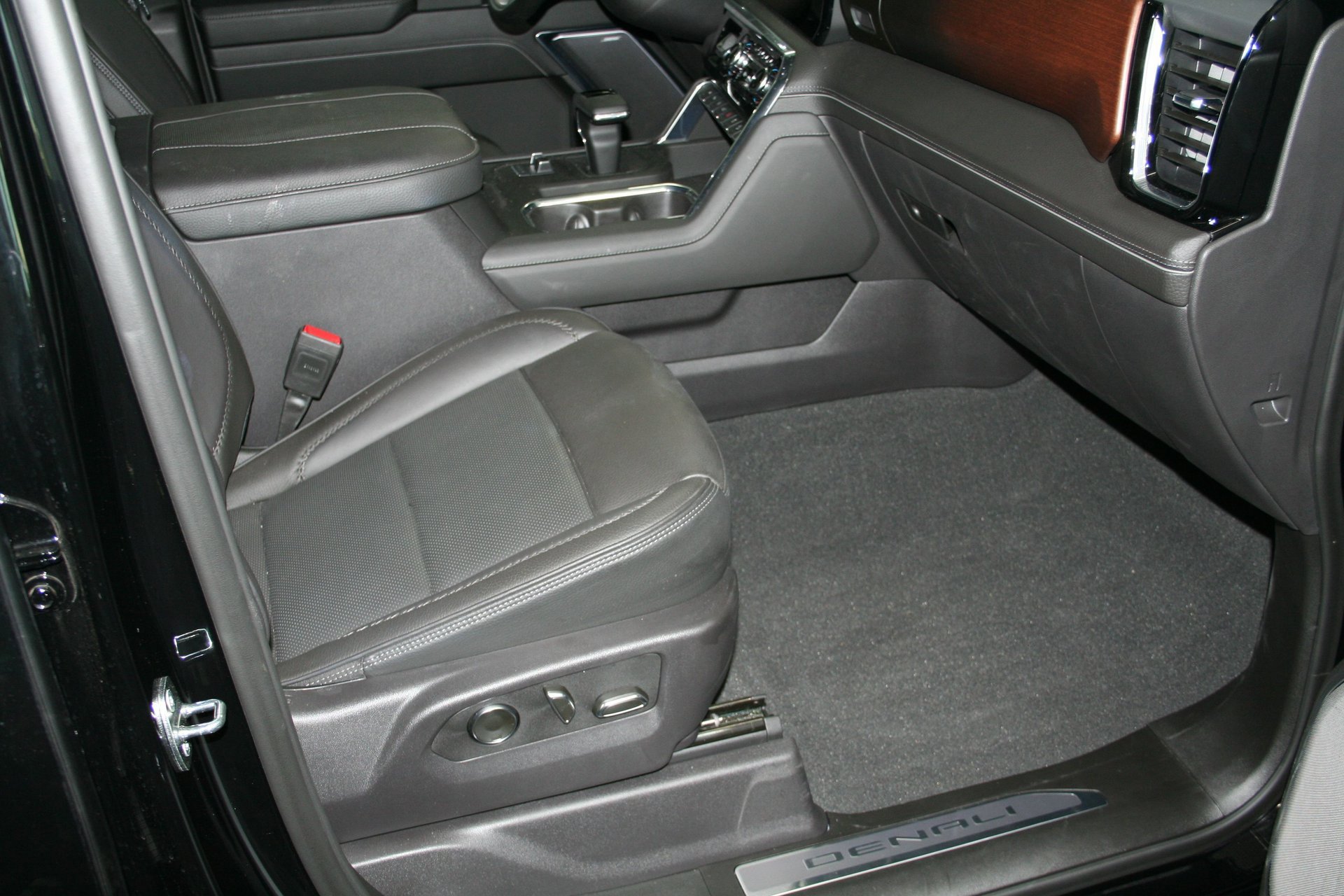 Used 2024 GMC Sierra 1500 Denali w/ Denali Reserve Package image 30