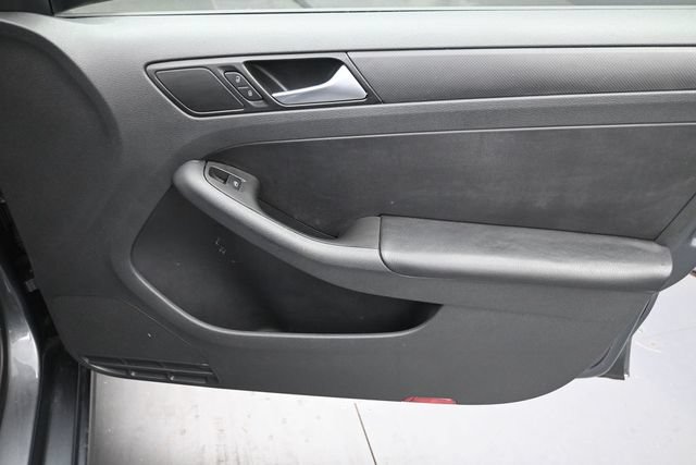 Used 2014 Volkswagen Jetta SE FWD image 28