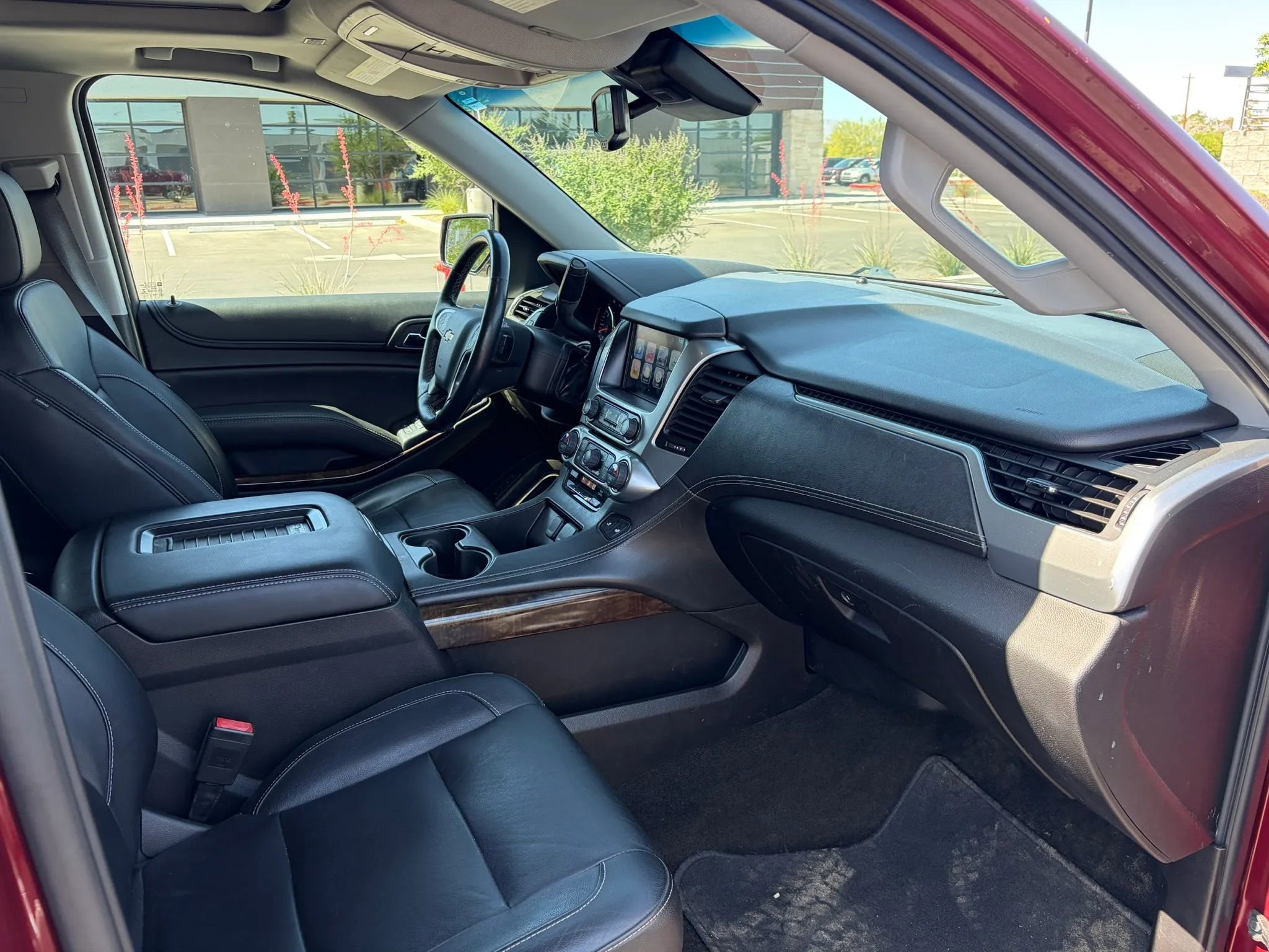 Used 2017 Chevrolet Suburban LT RWD image 13