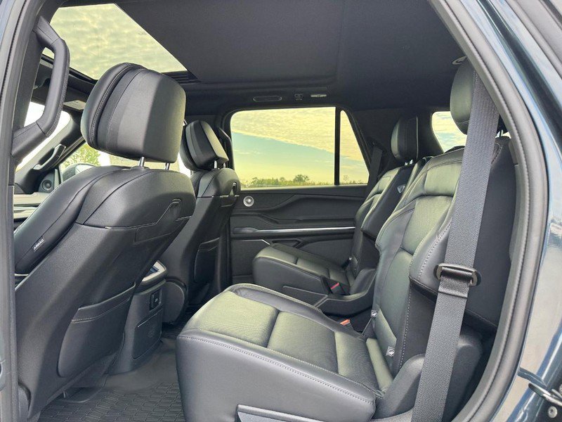 New 2025 Lincoln Navigator Reserve image 10