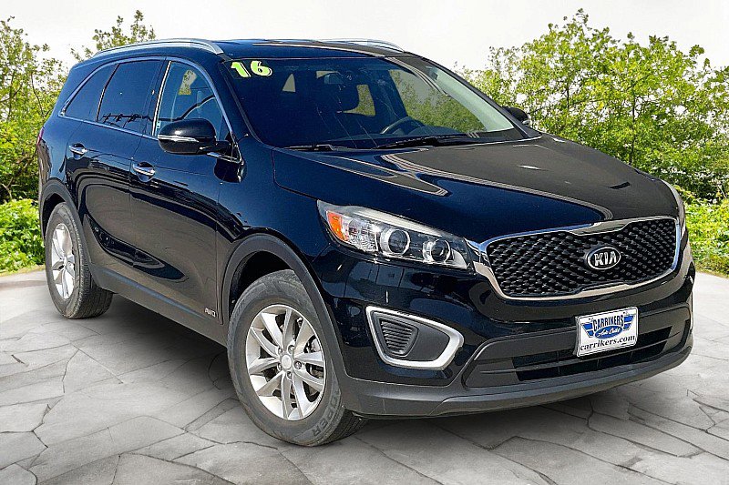 Used 2016 Kia Sorento AWD image 3