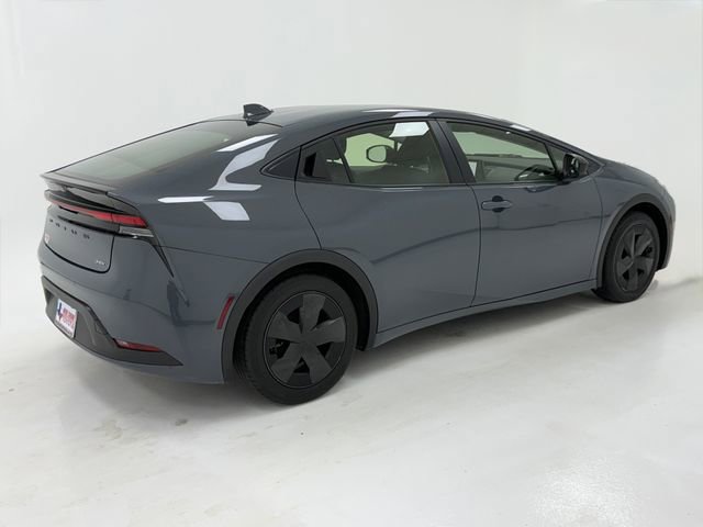 Used 2025 Toyota Prius LE FWD image 41