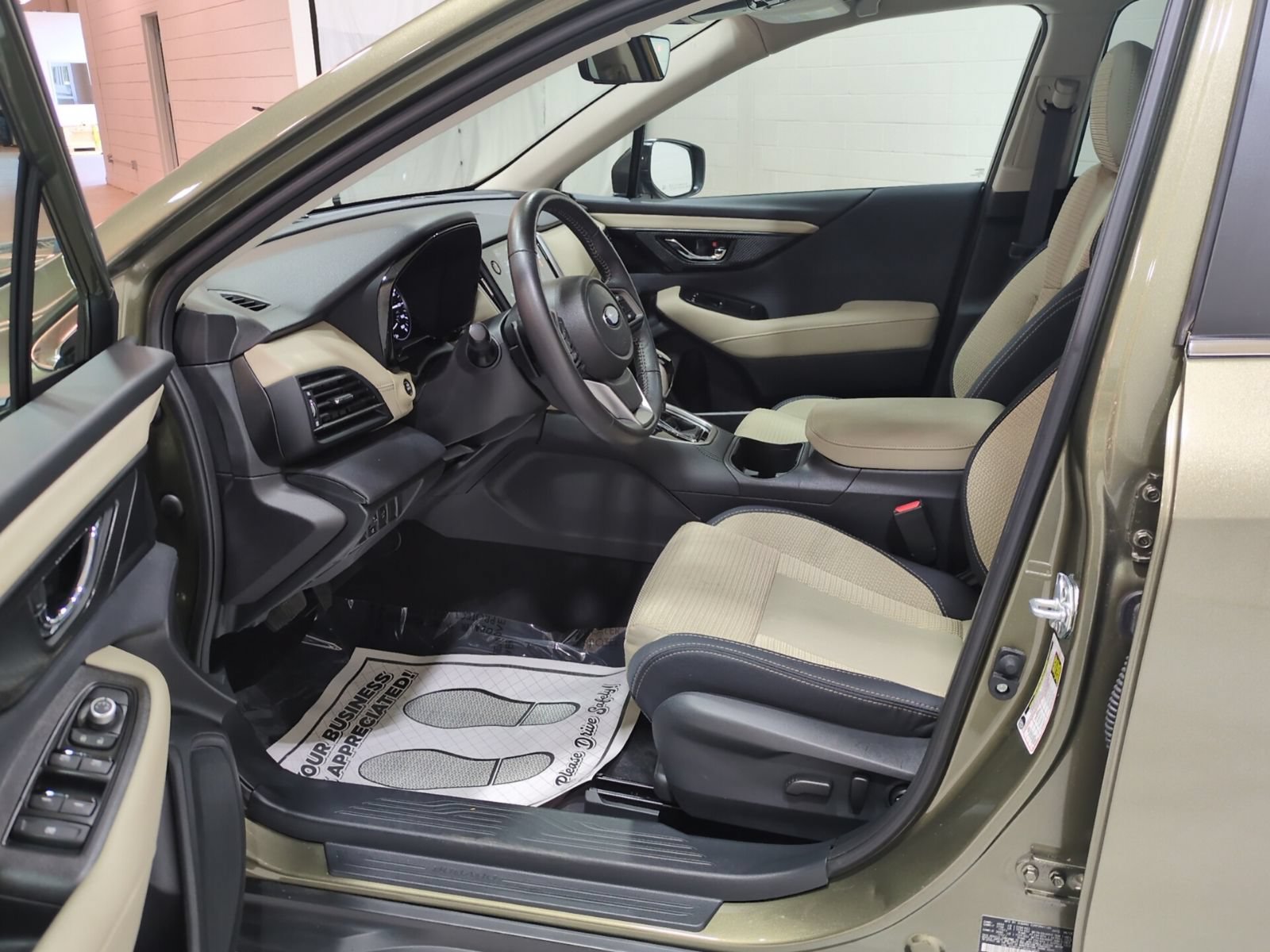 Certified 2025 Subaru Outback Premium w/ Popular Package #1A AWD/4WD image 16