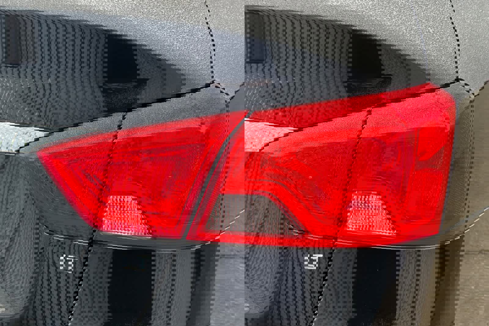 Used 2015 Chevrolet Impala LT image 17