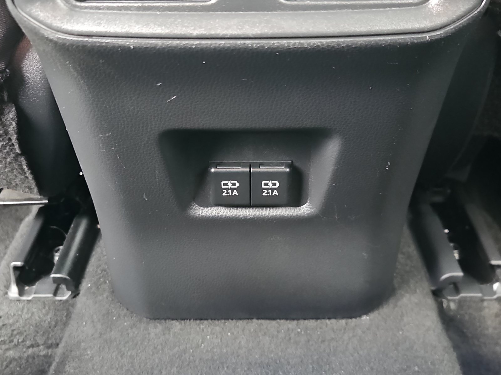 Used 2021 Toyota RAV4 XLE w/ Convenience Package FWD image 13