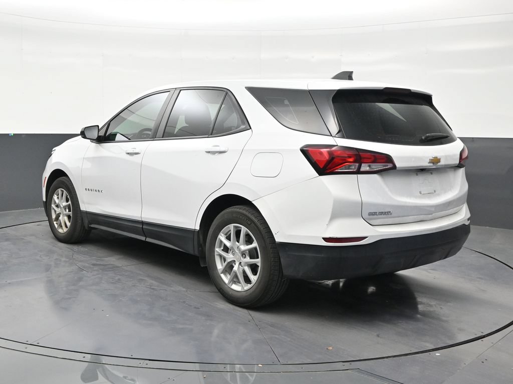 Used 2024 Chevrolet Equinox LS FWD image 3