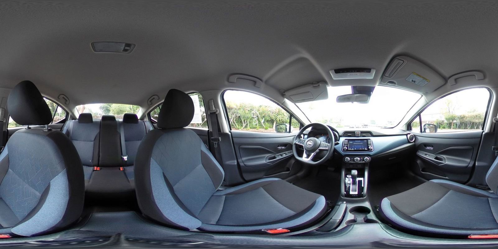 Used 2025 Nissan Versa SV image 40