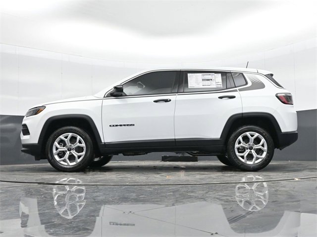 Used 2025 Jeep Compass Sport w/ Mopar Graphics Package image 43