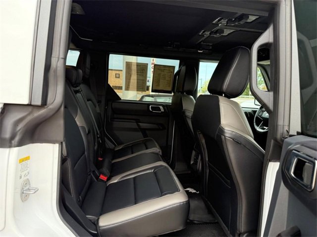 Used 2025 Ford Bronco Outer Banks image 10