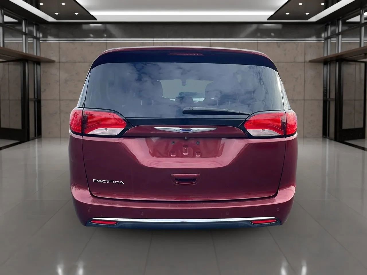 Used 2019 Chrysler Pacifica Touring Plus w/ Tire & Wheel Group image 4