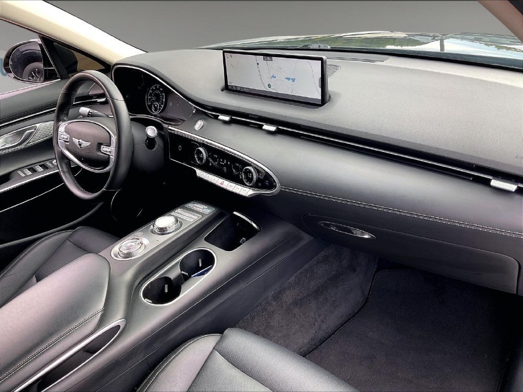 Used 2025 Genesis GV70 2.5T AWD/4WD image 13