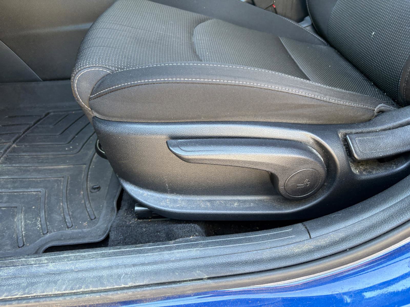 Used 2019 Kia Forte LXS image 22