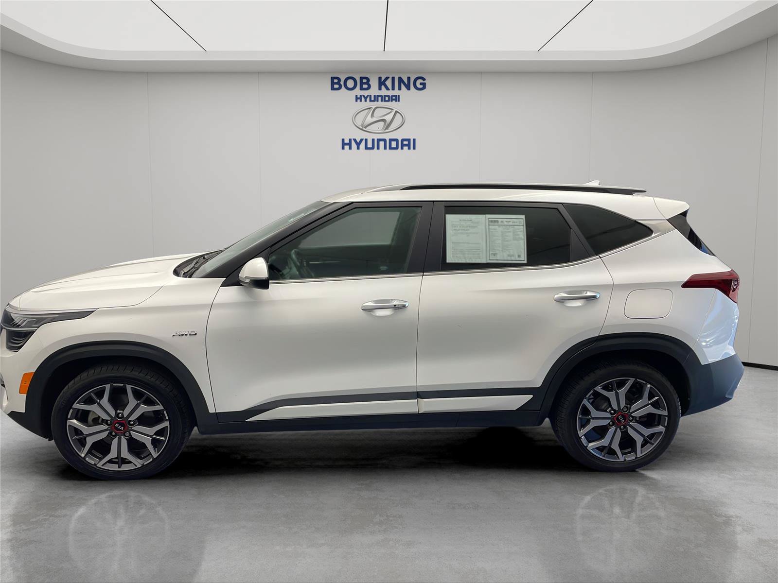 Used 2021 Kia Seltos SX AWD/4WD image 2
